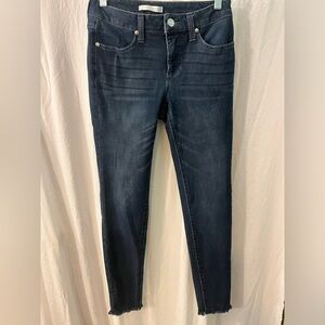Lauren Conrad Women's skinny Blue Jeans with fringed hem.  Super stretchy.